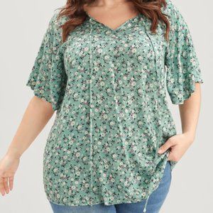 NWT BloomChic Ditsy Floral Ruffle Sleeve Tie Neck Blouse 22/24 (3X)